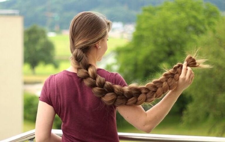 В Тверской области выбрали женщину с самой длинной косой