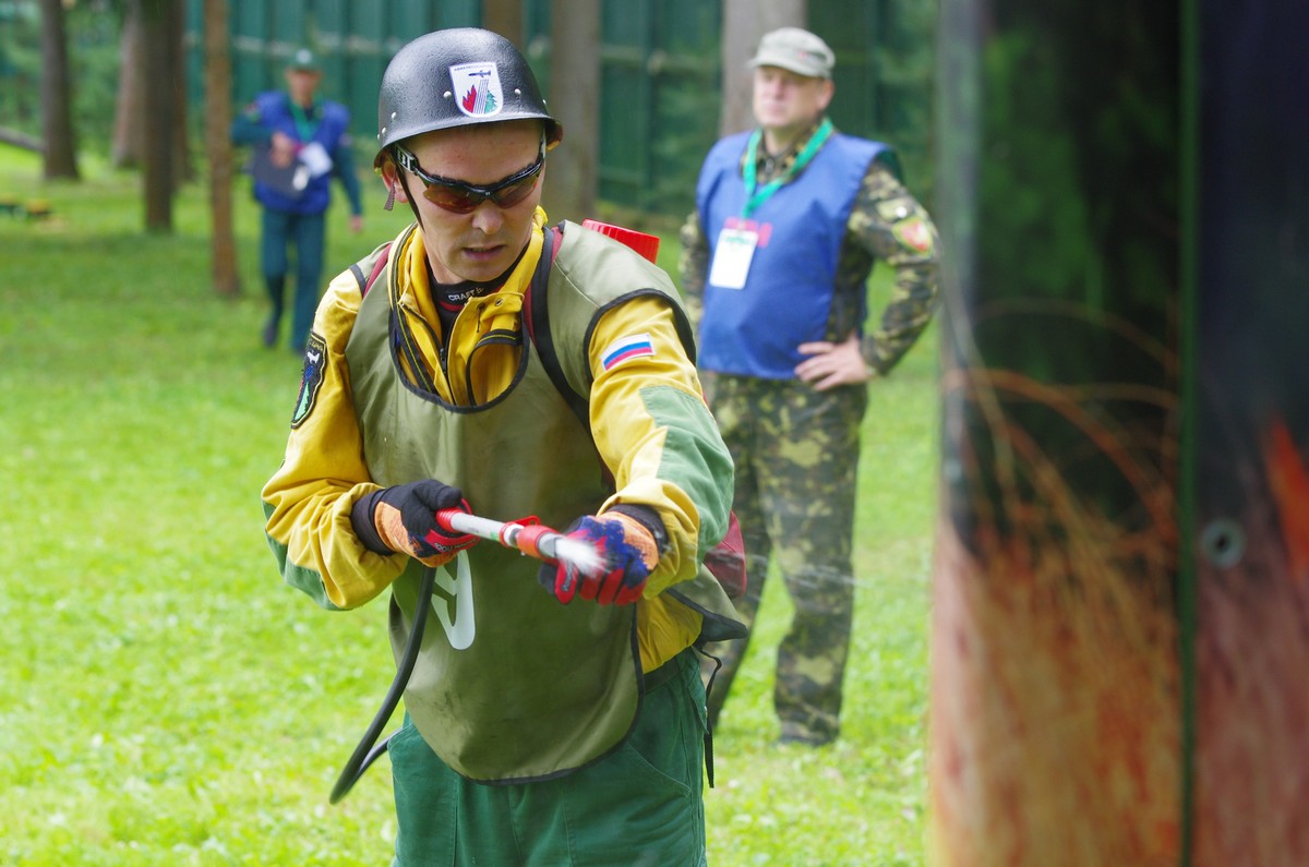 На конкурсе «Лучший лесной пожарный России 2021» тверичанин стал третьим