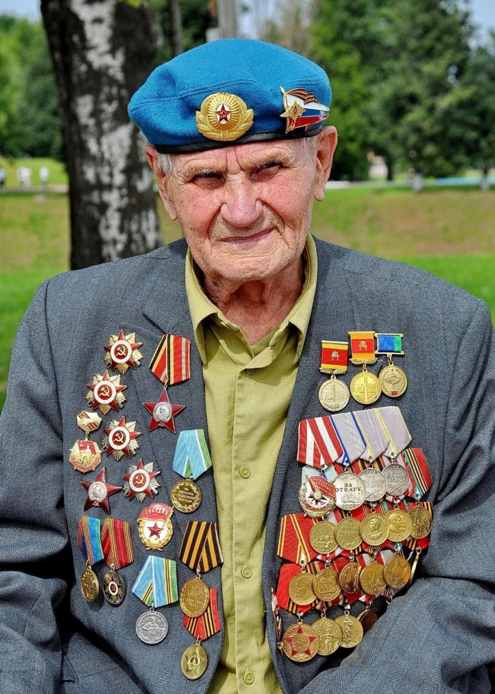 Губернатор Тверской области почтил память ветерана войны