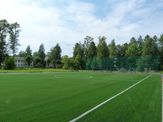 В Нелидово построили новый школьный стадион