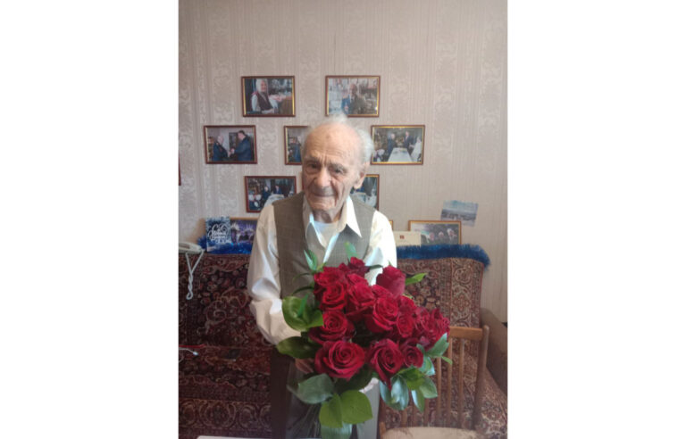 Своё 97-летие отмечает житель Твери, фронтовик Ашот Смбатович