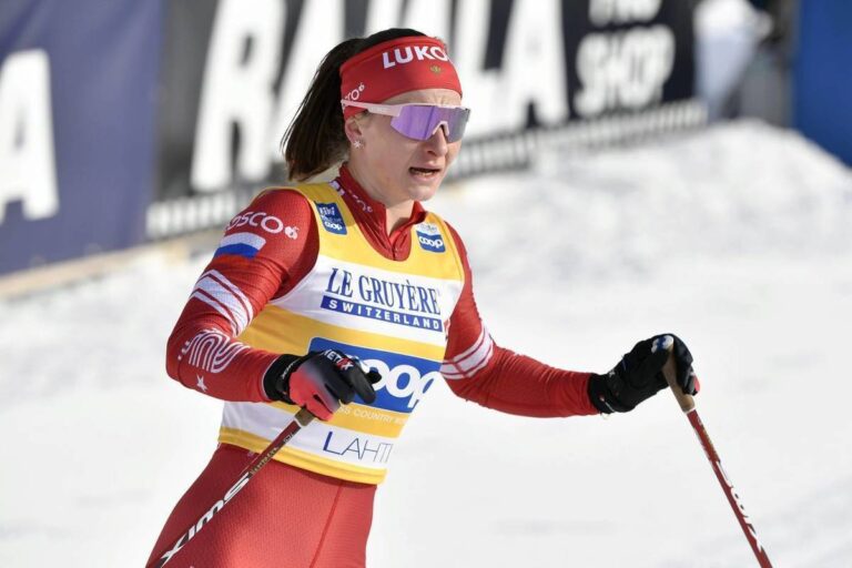Тверитянка Наталья Непряева выиграла скиатлон на чемпионате России