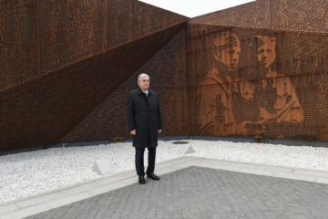 Президент Казахстана почтил память воинов-казахстанцев, погибших на ржевской земле в годы Великой Отечественной войны
