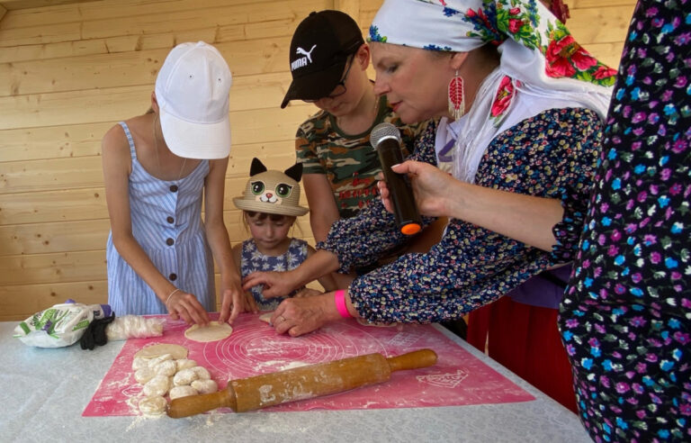 В Тверской области прошёл Международный фестиваль карельского пирога «Калитка»