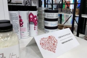 На Международной выставке-форуме «Россия» на стенде Тверской области состоялся мастер-класс по золотному шитью
