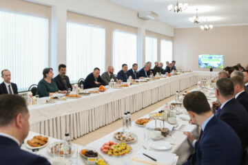 В ЗАО «Калининское» прошла встреча Игоря Рудени с сельхозпроизводителями региона