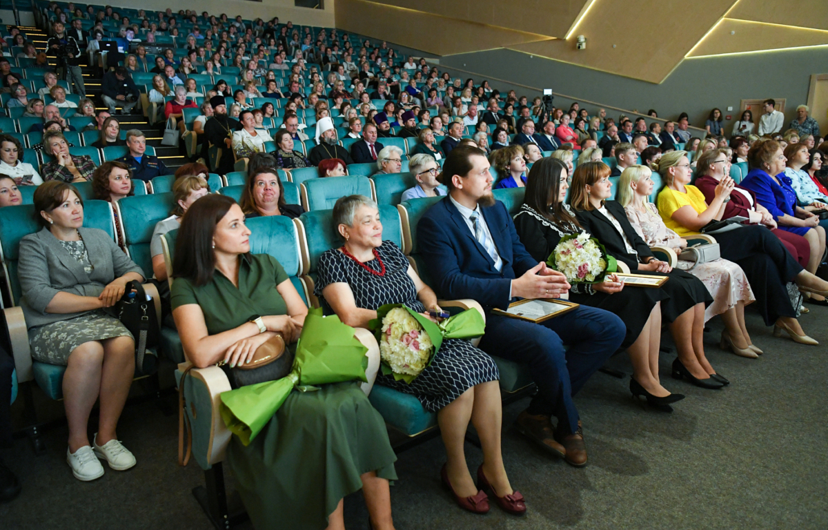 На встрече с педагогами Тверской области губернатор обозначил приоритеты в сфере образования