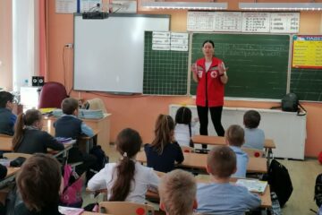 Школьникам Калининского округа рассказали о правилах первой помощи