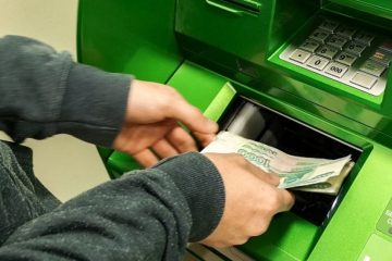 Жительница Калининского округа добровольно отдала мошенникам крупную сумму