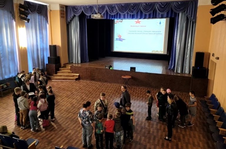 В Заволжском ДК прошла интеллектуальная игра для школьников