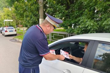 Тверские полицейские напомнили водителям о неукоснительном соблюдении ПДД в преддверии нового учебного года