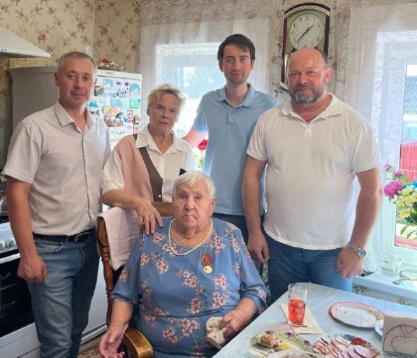 В Калининском округе свой 104-й день рождения отмечает Татьяна Александровна Моисеева