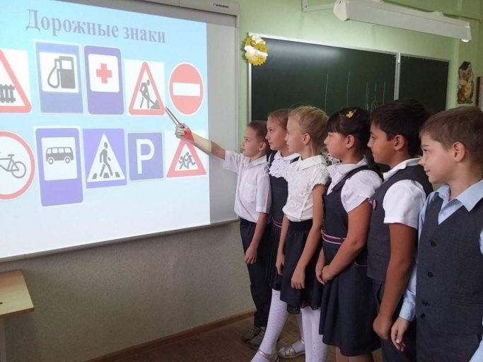 Юным жителям Тверской области предлагают участие в творческих конкурсах